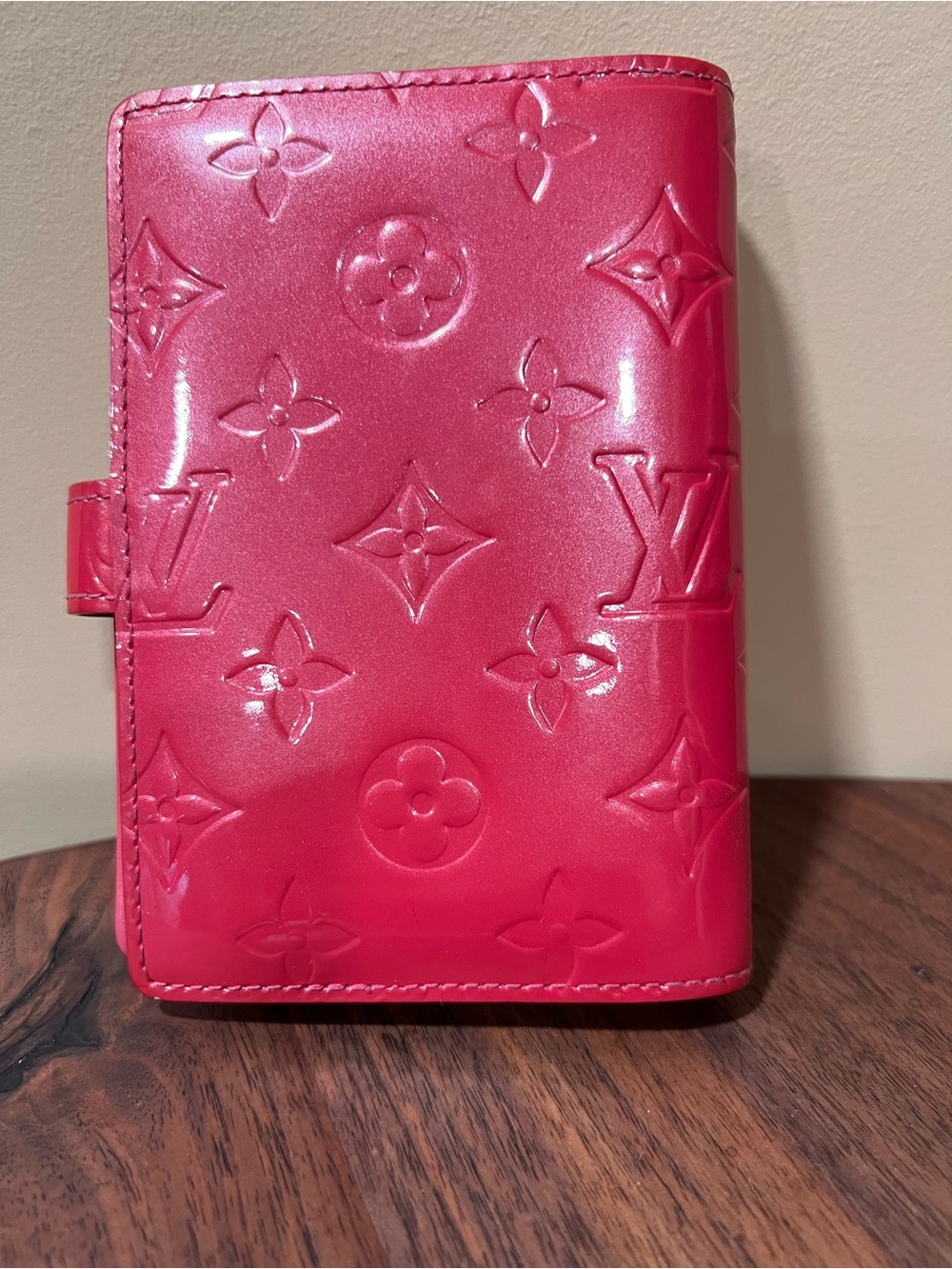 Louis Vuitton Vernis Monogram Small Agenda Cover in Shiny Rose Pop Hot Pink - Picture 10 of 10